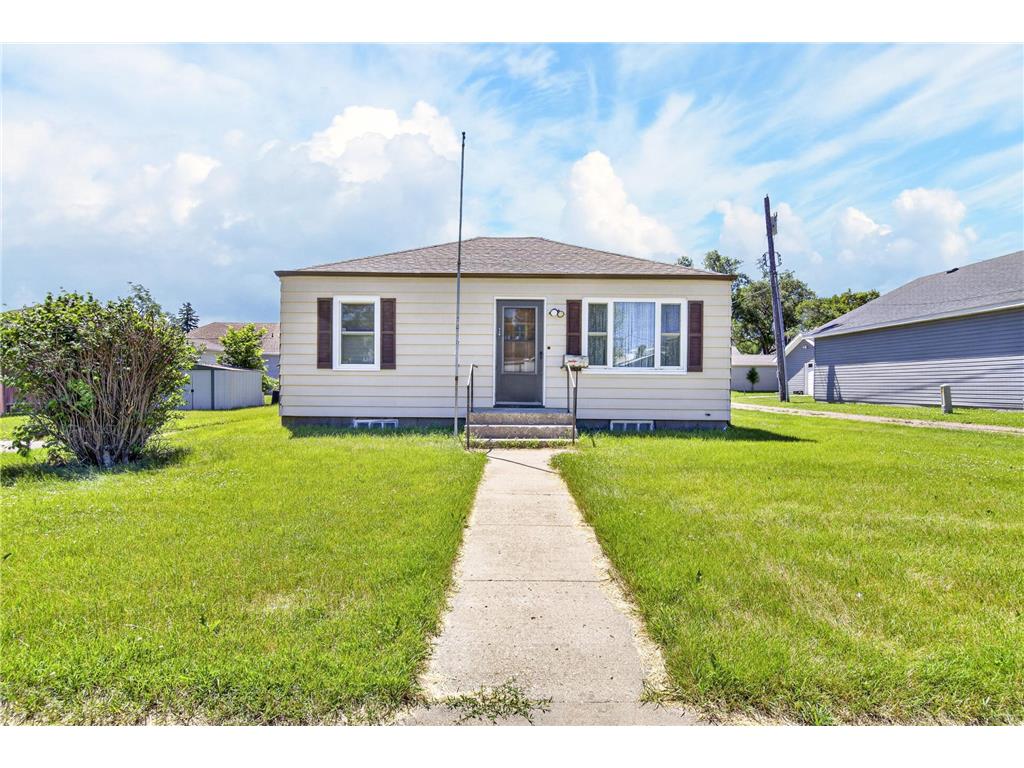 240 7th Street NE Valley City ND 58072 7106953 image1