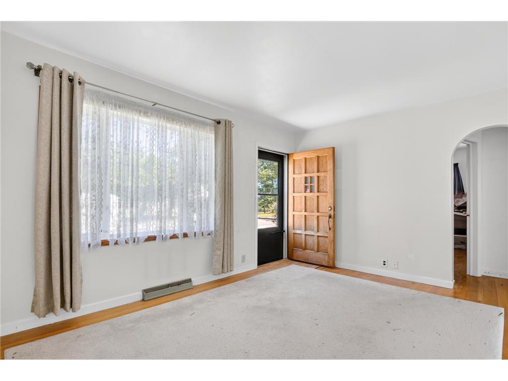 240 7th Street NE Valley City ND 58072 7106953 image2
