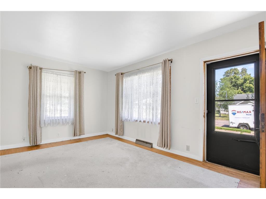 240 7th Street NE Valley City ND 58072 7106953 image3