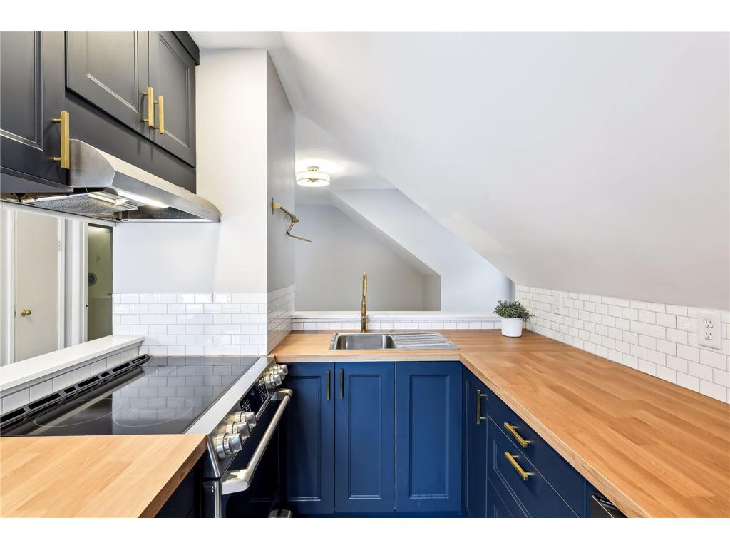 240 8th Avenue N Hopkins MN 55343 6708660 image1