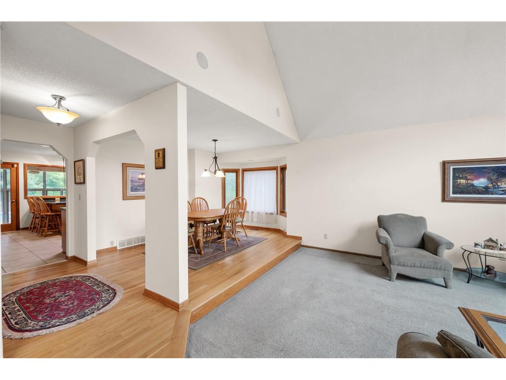 240 Cottonwood Drive Vadnais Heights MN 55127 7053076 image10