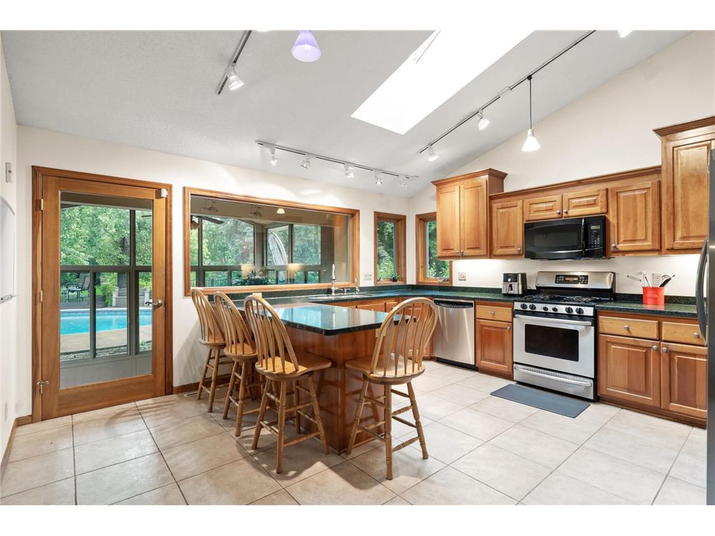 240 Cottonwood Drive Vadnais Heights MN 55127 7053076 image16