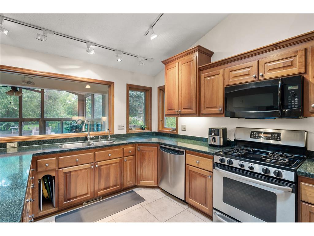 240 Cottonwood Drive Vadnais Heights MN 55127 7053076 image20