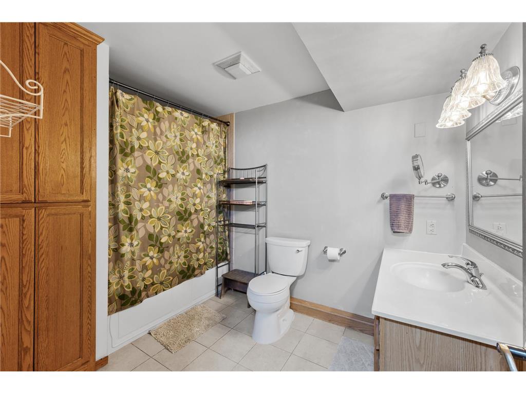 240 Cottonwood Drive Vadnais Heights MN 55127 7053076 image33