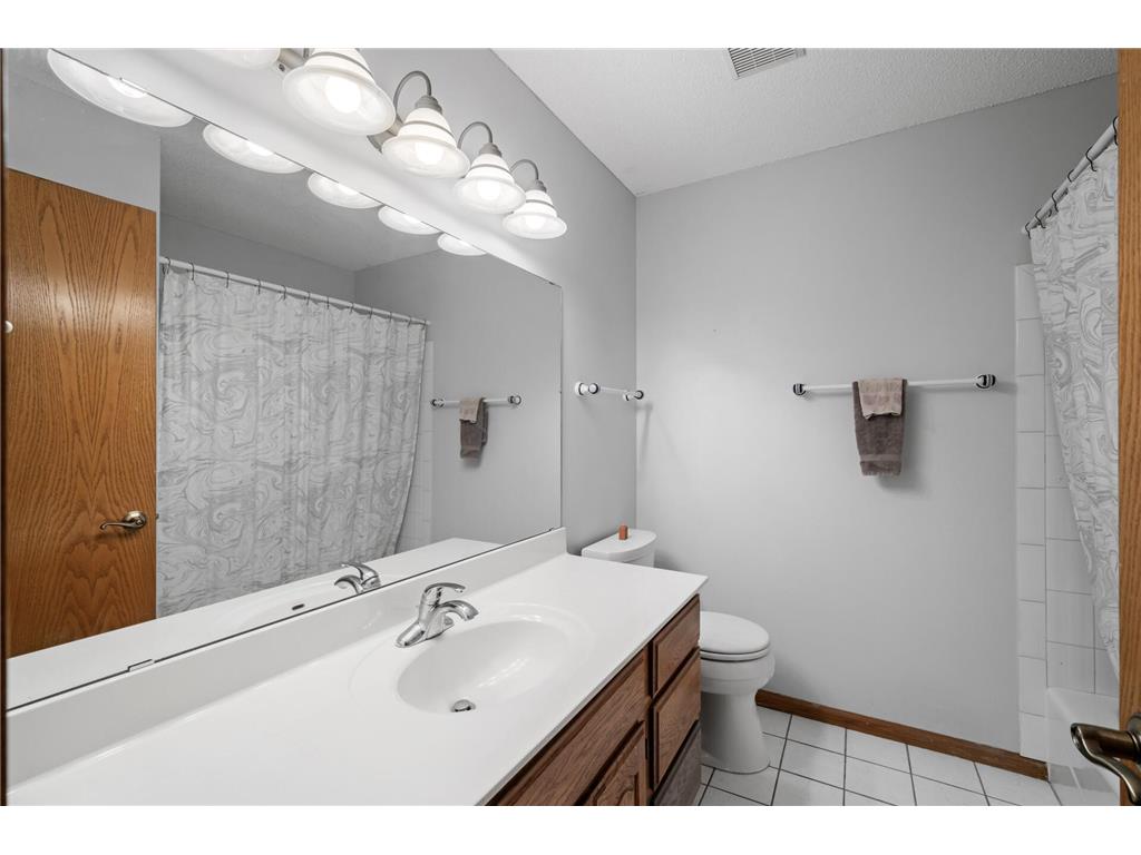 240 Cottonwood Drive Vadnais Heights MN 55127 7053076 image40