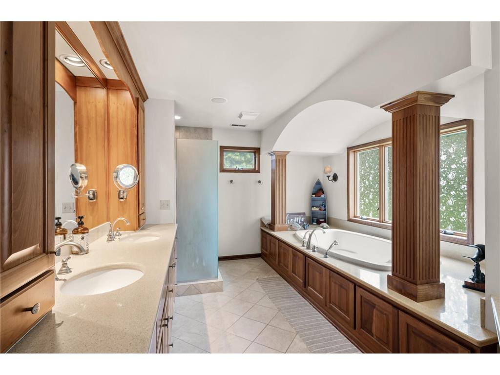 240 Cottonwood Drive Vadnais Heights MN 55127 7053076 image44