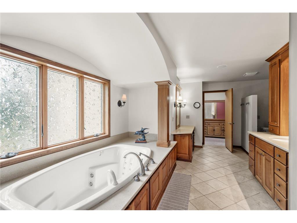 240 Cottonwood Drive Vadnais Heights MN 55127 7053076 image46