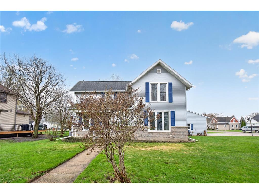 240 Main Street W Elgin MN 55932 7057827 image6
