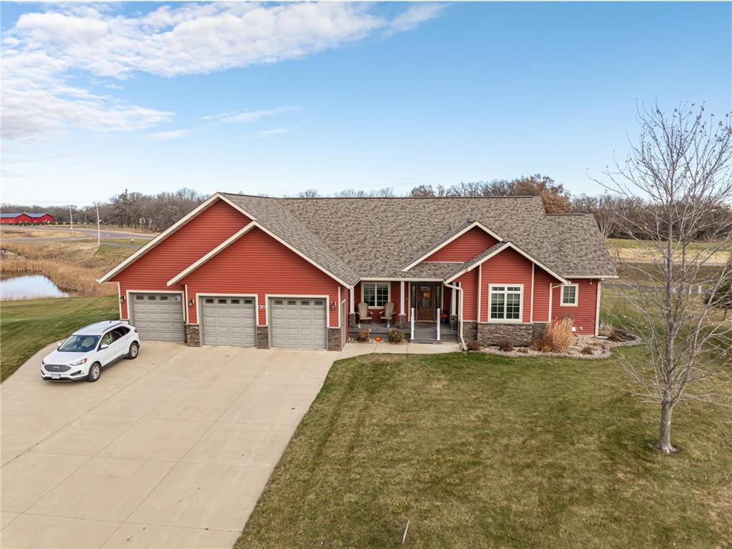 240 N Pond Drive Jackson MN 56143 6818619 image1