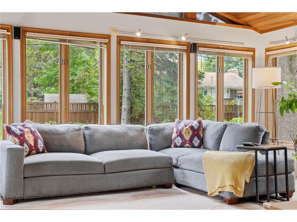 2400 Cavell Avenue N Golden Valley MN 55427 7077827 image23