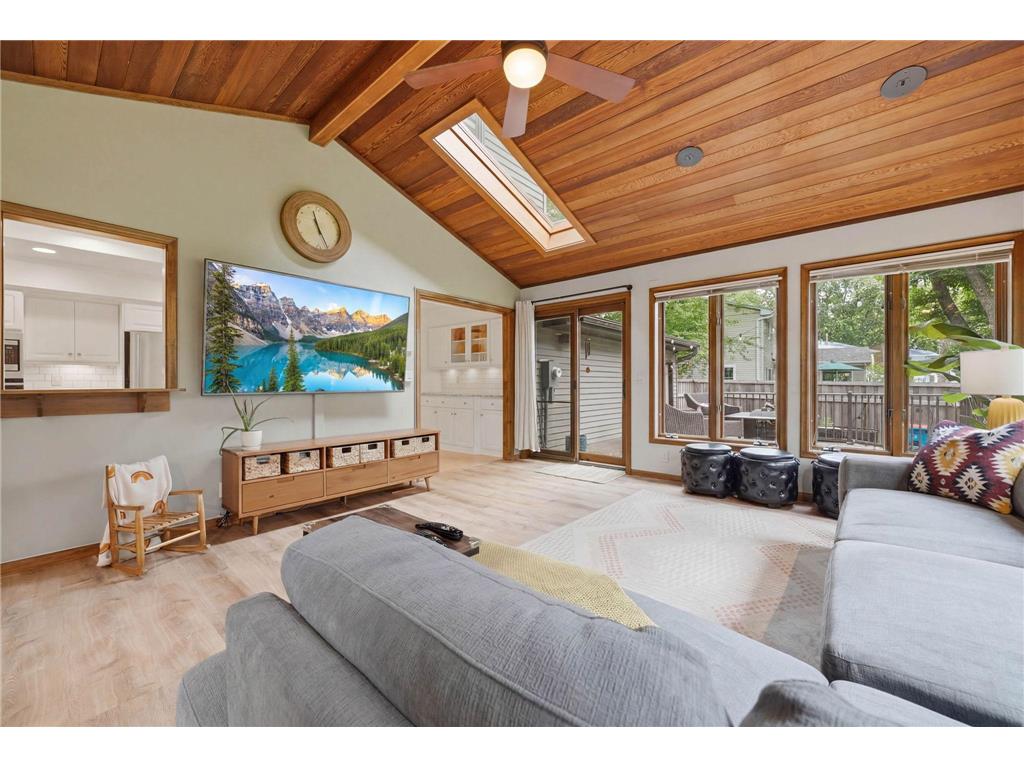 2400 Cavell Avenue N Golden Valley MN 55427 7077827 image25