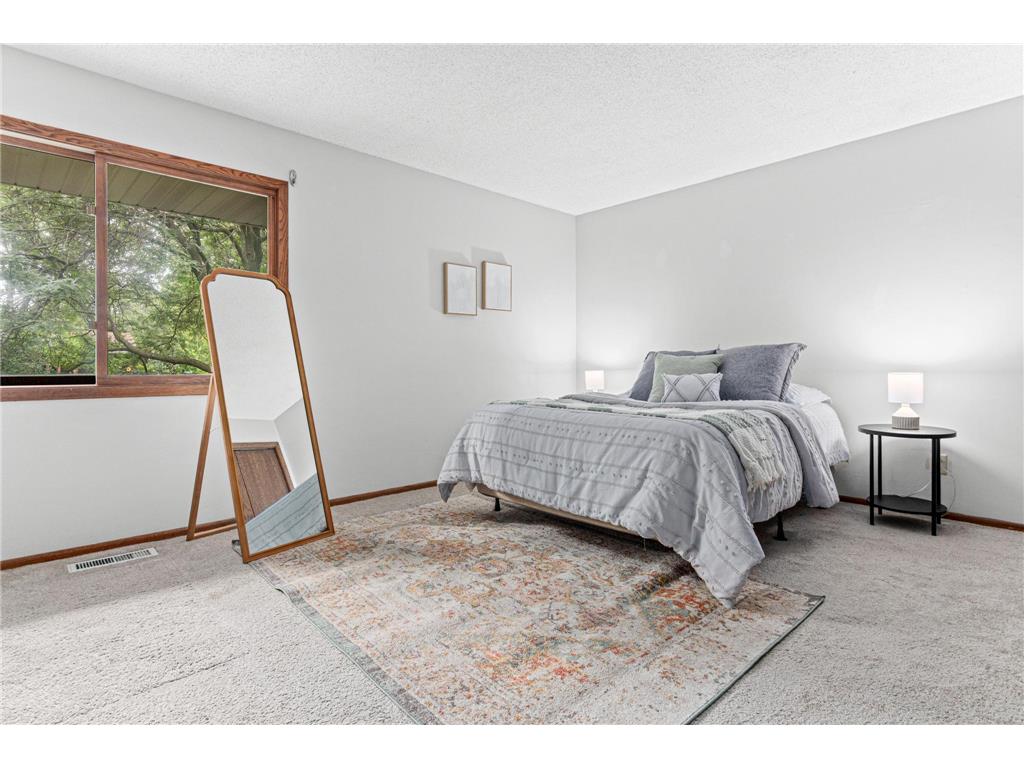 2400 E 125th Street Burnsville MN 55337 6774264 image17