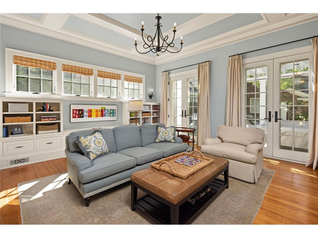 2400 W Lake Of The Isles Parkway Minneapolis MN 55405 - Lake of the Isles 6775659 image18