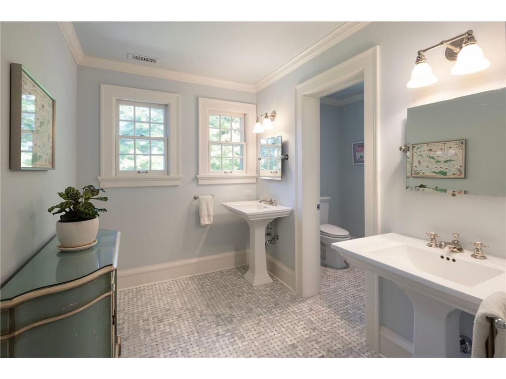 2400 W Lake Of The Isles Parkway Minneapolis MN 55405 - Lake of the Isles 6775659 image37