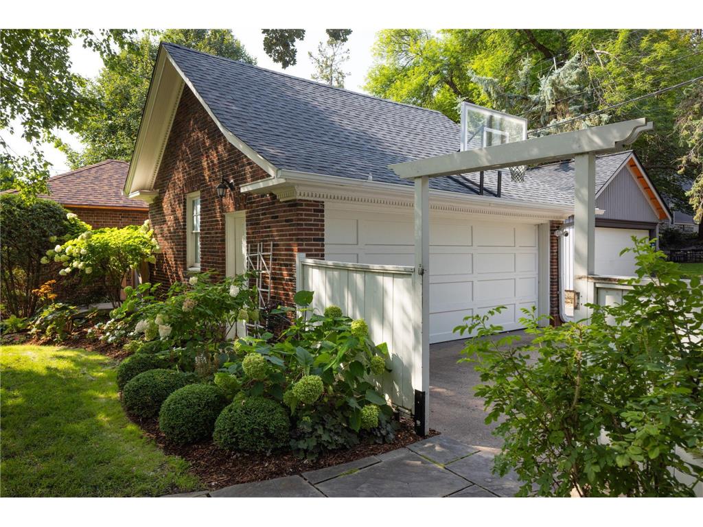 2400 W Lake Of The Isles Parkway Minneapolis MN 55405 - Lake of the Isles 6775659 image53