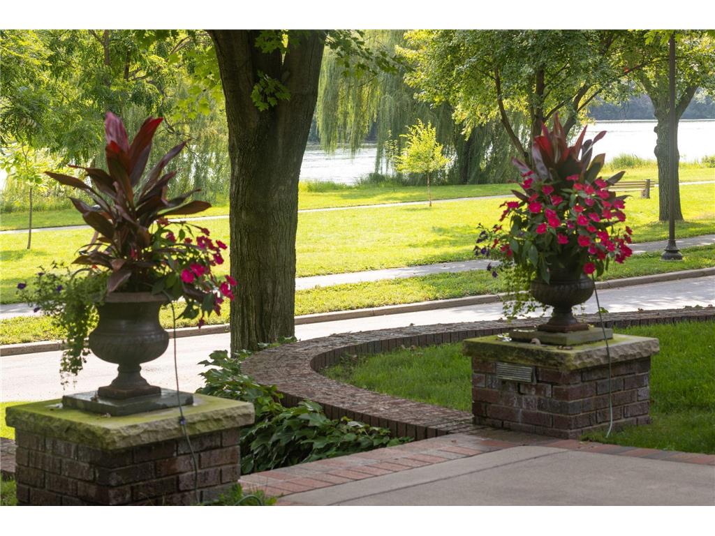 2400 W Lake Of The Isles Parkway Minneapolis MN 55405 - Lake of the Isles 6775659 image60