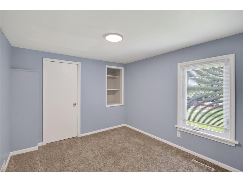 2401 14th Avenue E North Saint Paul MN 55109 7081554 image13