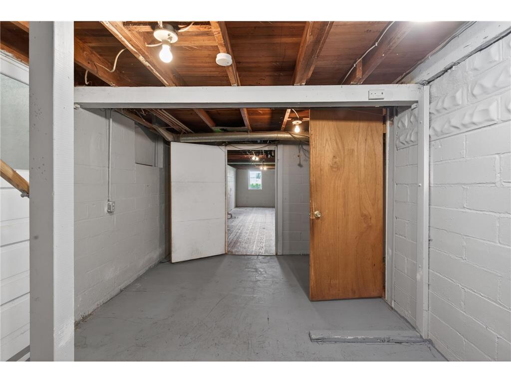 2401 14th Avenue E North Saint Paul MN 55109 7081554 image20