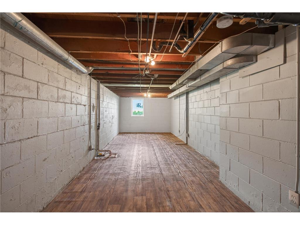 2401 14th Avenue E North Saint Paul MN 55109 7081554 image21