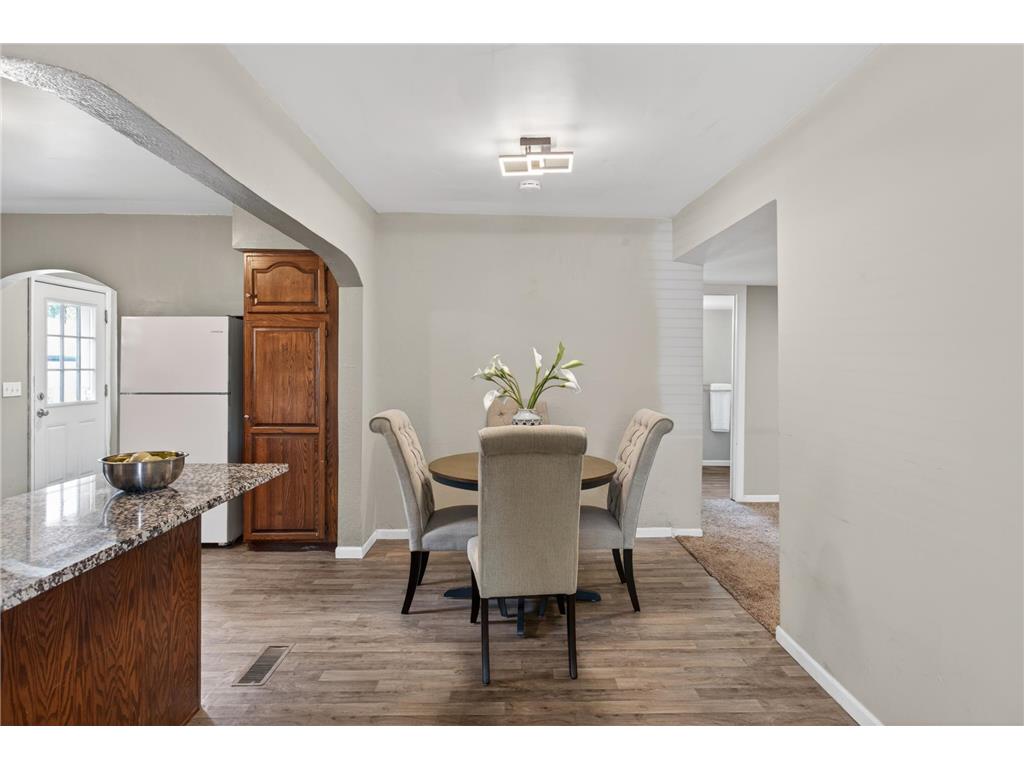 2401 14th Avenue E North Saint Paul MN 55109 7081554 image6
