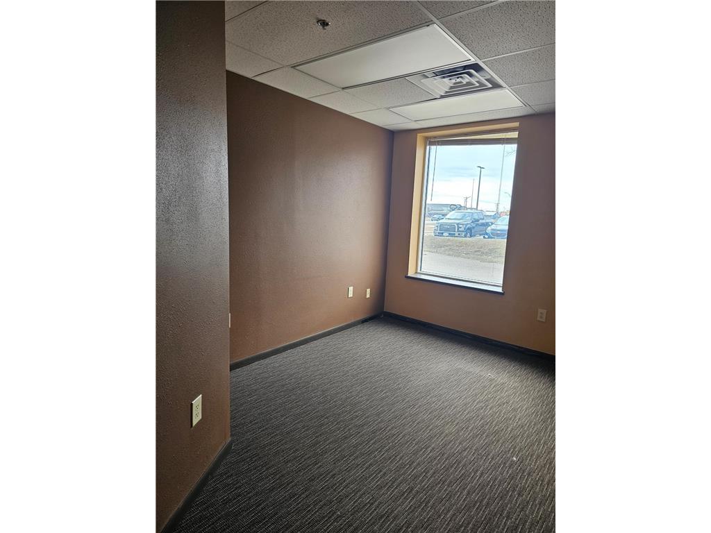 2401 & 2424 1st Street S Willmar MN 56201 7063785 image16