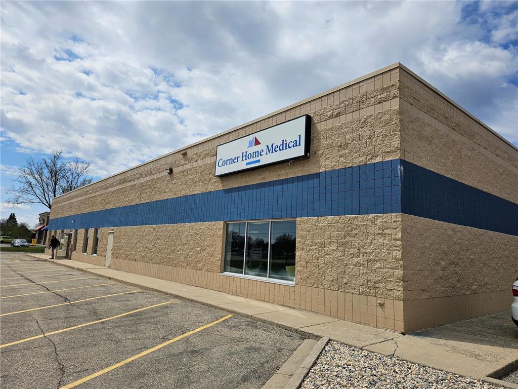 2401 & 2424 1st Street S Willmar MN 56201 7063785 image2