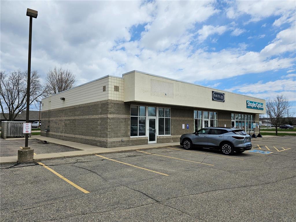 2401 & 2424 1st Street S Willmar MN 56201 7063785 image3