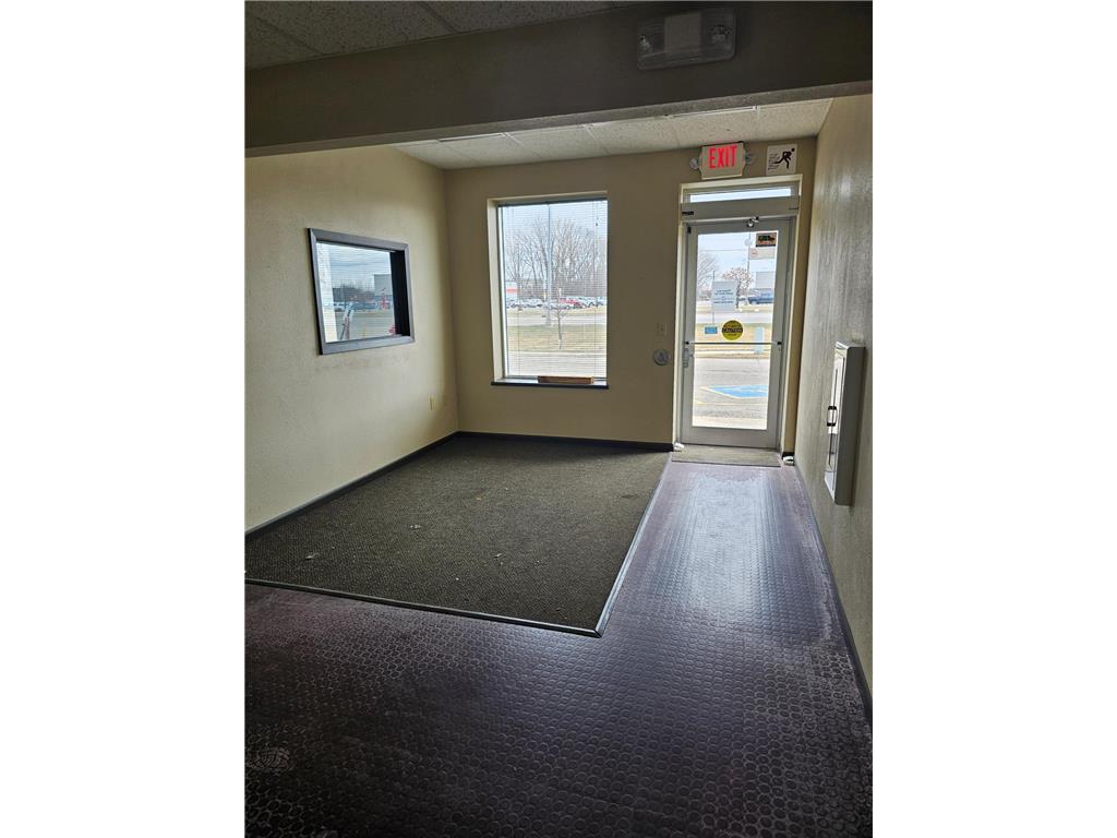 2401 & 2424 1st Street S Willmar MN 56201 7063785 image6
