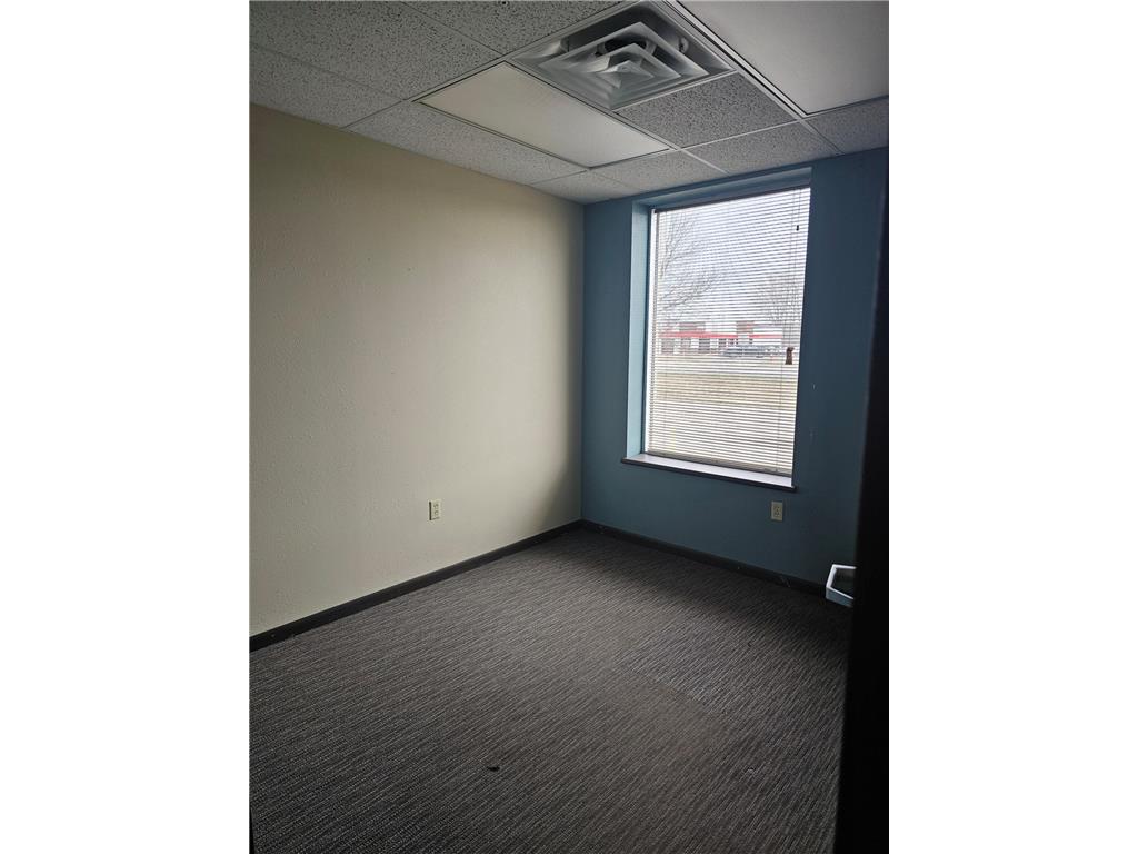 2401 & 2424 1st Street S Willmar MN 56201 7063785 image7