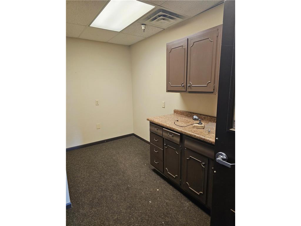 2401 & 2424 1st Street S Willmar MN 56201 7063785 image8
