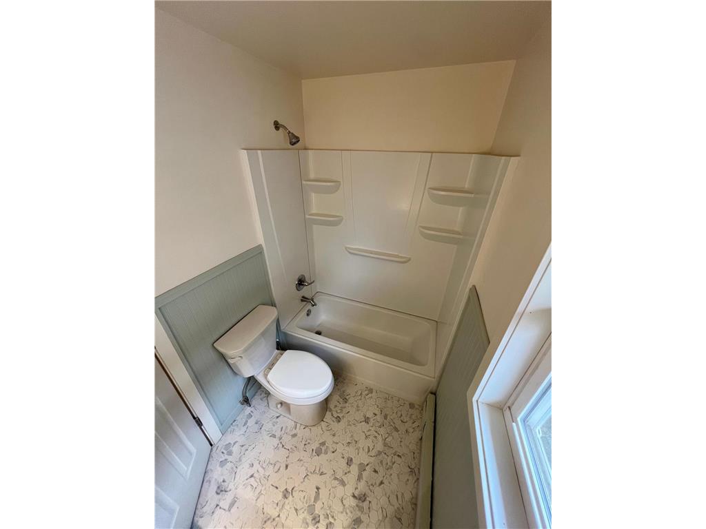 2401 7th Avenue E Hibbing MN 55746 7085794 image28