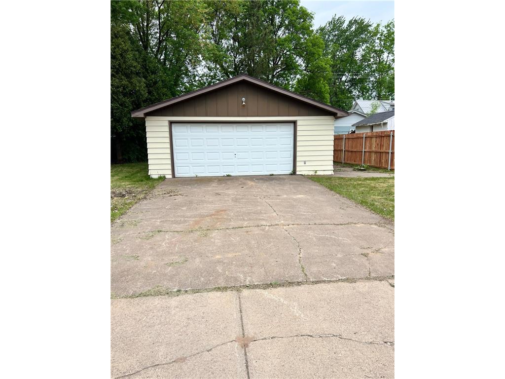 2401 7th Avenue E Hibbing MN 55746 7085794 image5