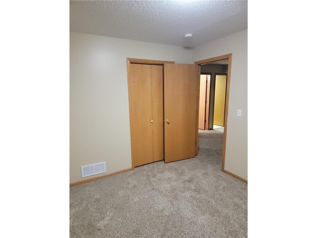 2401 Brenner Court Roseville MN 55113 7108835 image16