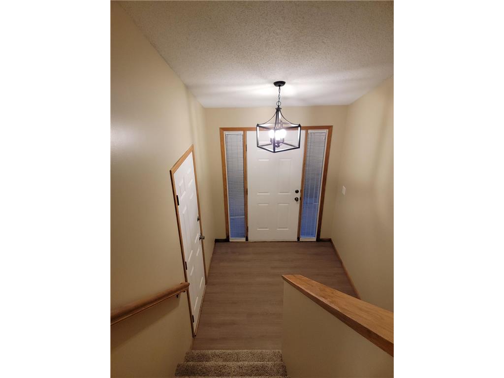 2401 Brenner Court Roseville MN 55113 7108835 image4