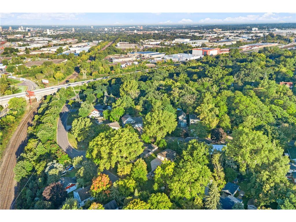 2401 Commonwealth Avenue Saint Paul MN 55108 6811382 image5