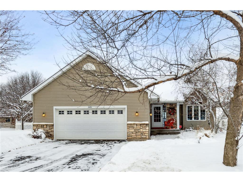 2401 Emerald Bend, Hudson, WI, 54016 MLS 6315769 Edina Realty