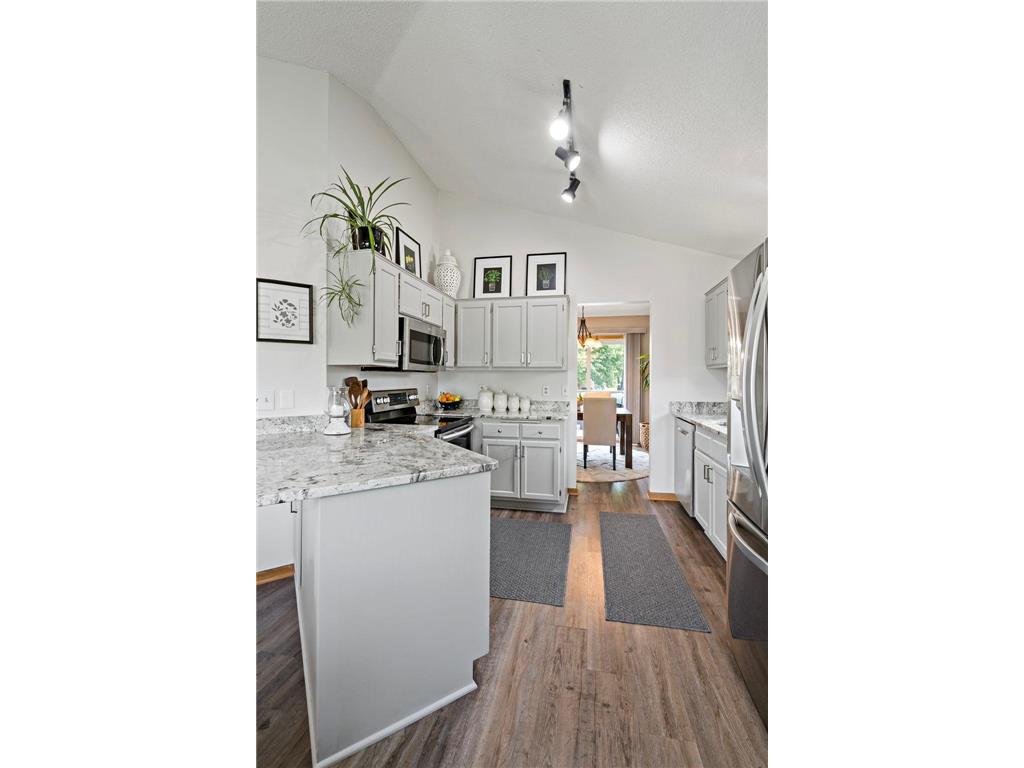 2401 Hydram Avenue N Oakdale MN 55128 7094208 image12