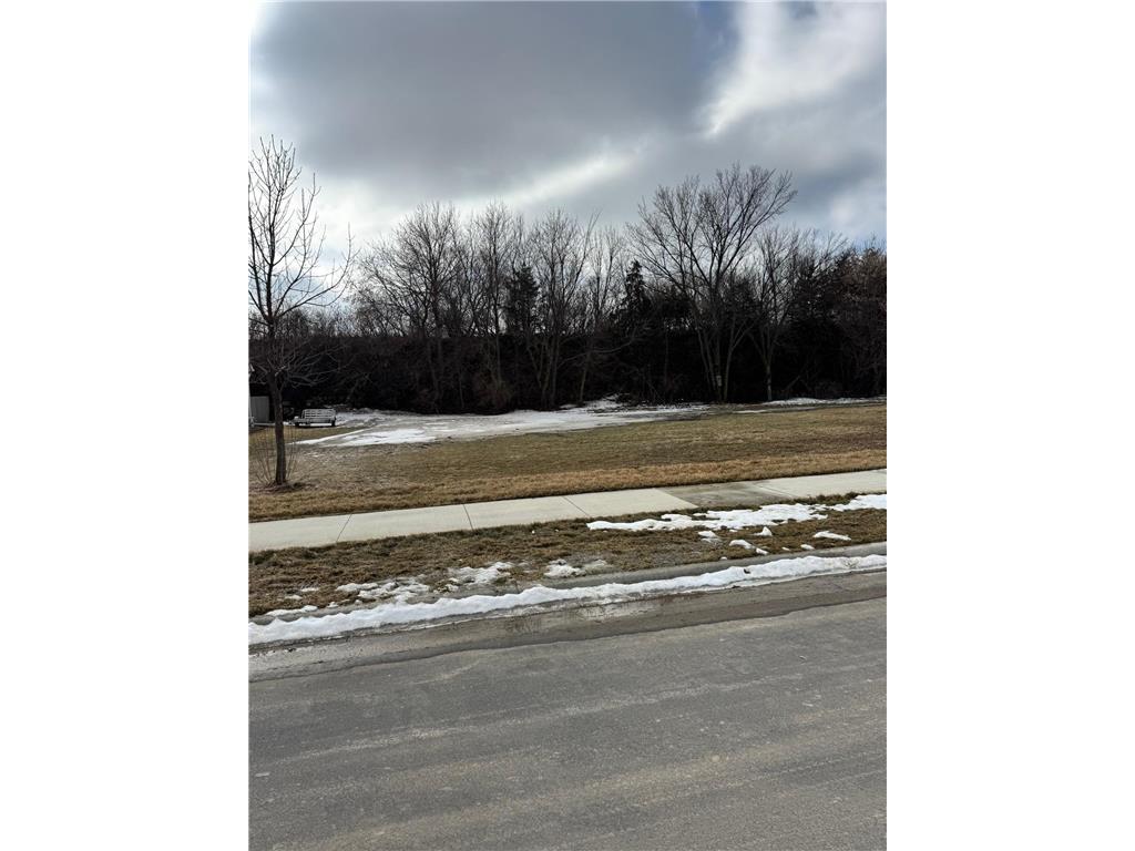 2401 Lake Avenue New Ulm MN 56073 7030723 image1