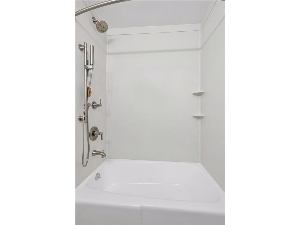 2401 Unity Avenue N Golden Valley MN 55422 7098638 image28