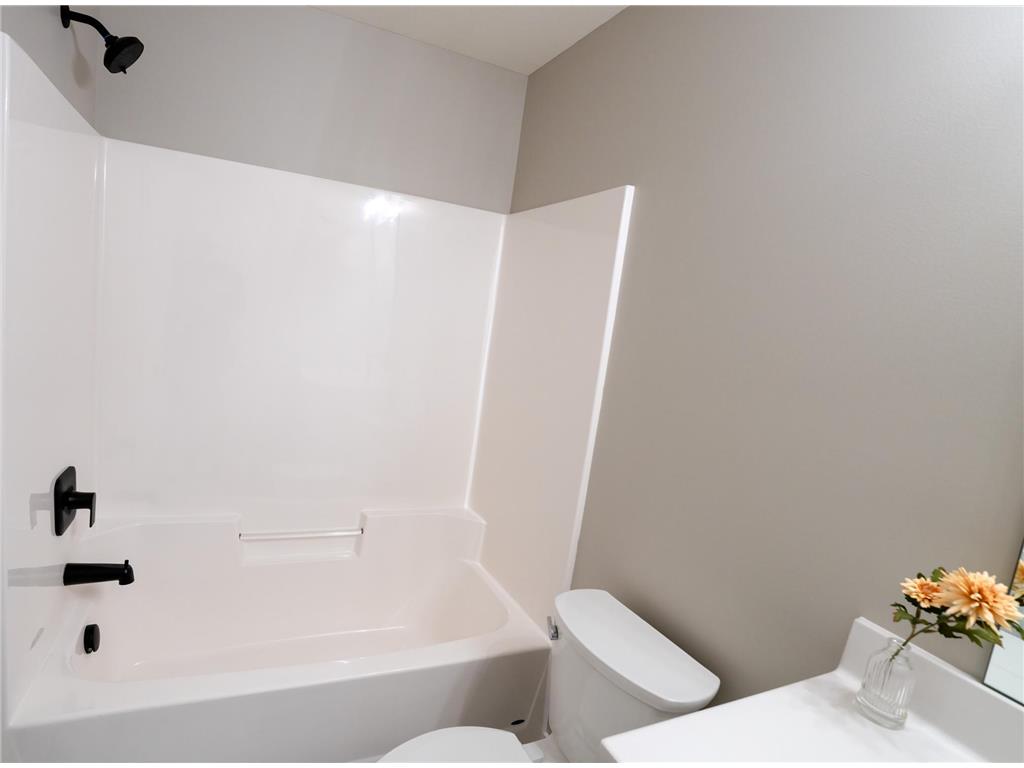 2402 15 Street SE Rochester MN 55904 6725376 image10