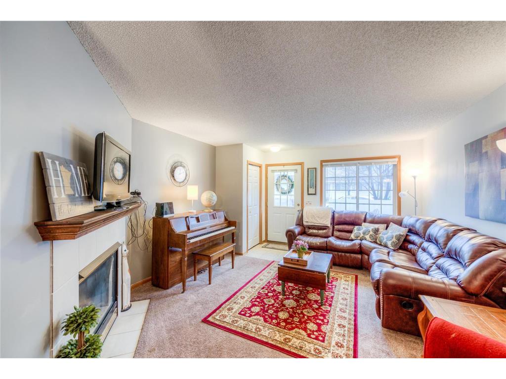 2402 Harvest Way Chanhassen MN 55317 6504020 image1