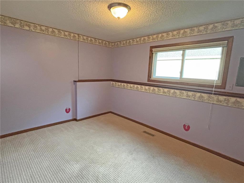 2402 Kenwood Drive SW Willmar MN 56201 6791270 image3