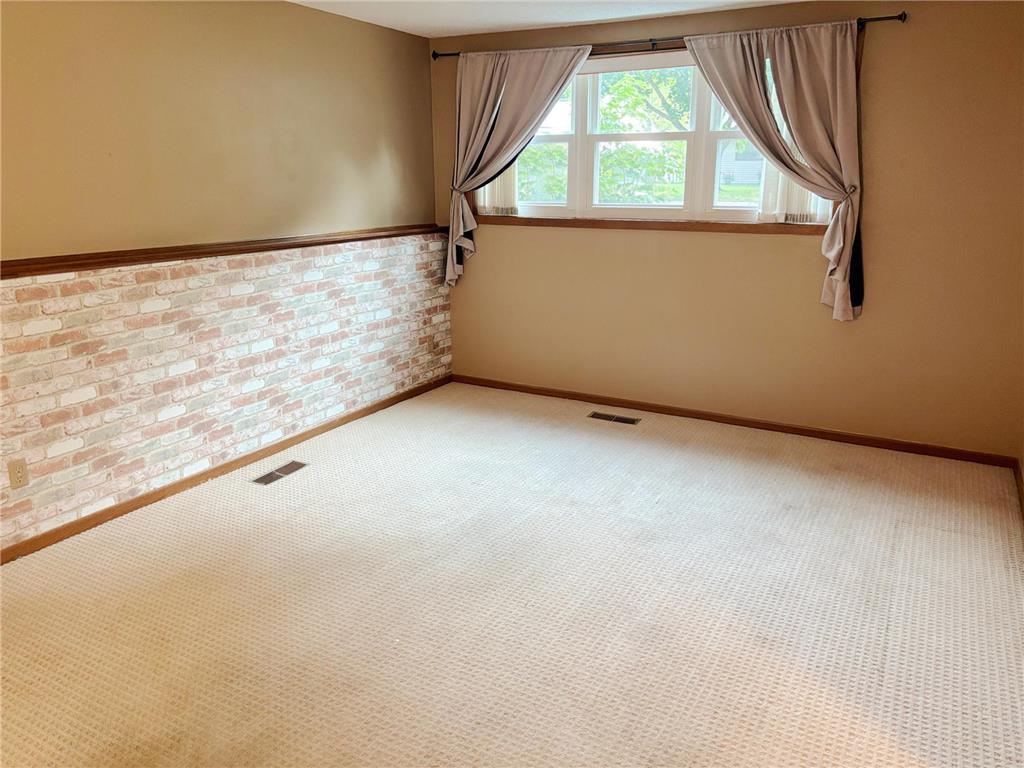 2402 Kenwood Drive SW Willmar MN 56201 6791270 image4