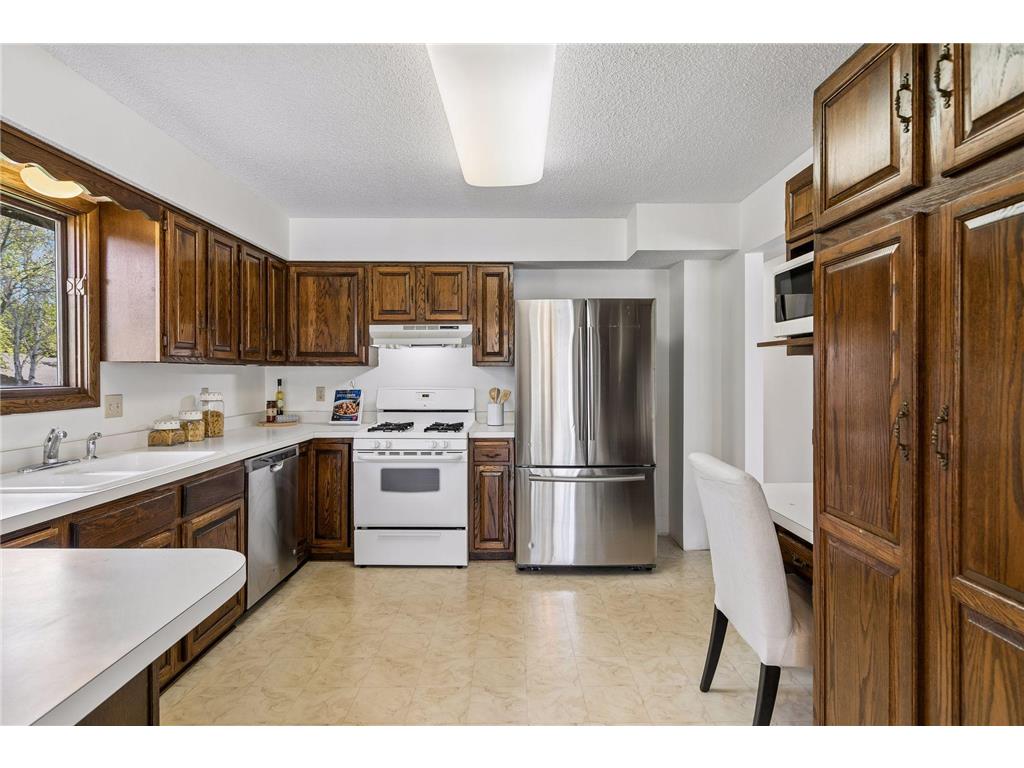 2402 Terrace Drive Burnsville MN 55337 6812087 image20