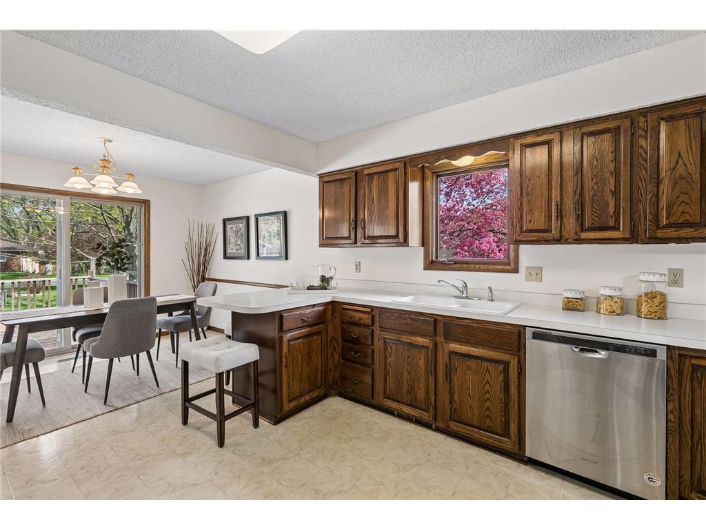 2402 Terrace Drive Burnsville MN 55337 6812087 image23