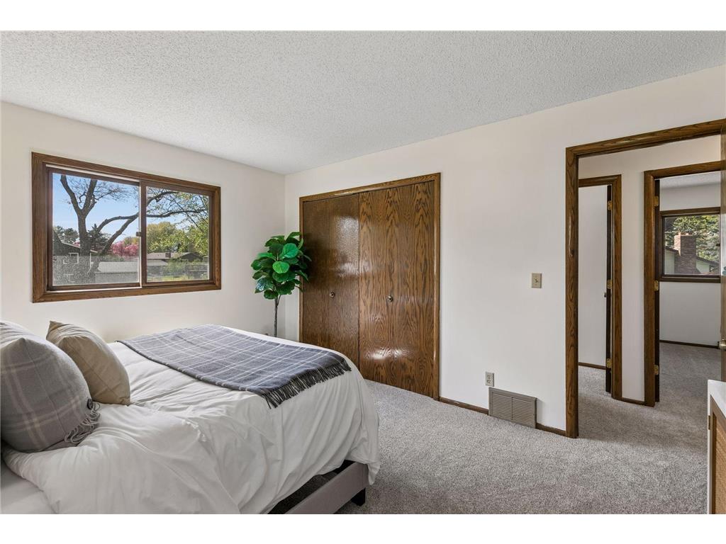 2402 Terrace Drive Burnsville MN 55337 6812087 image28