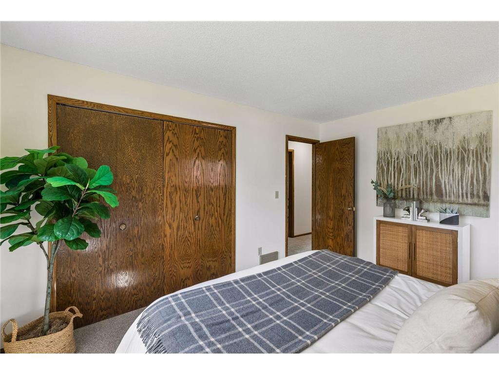 2402 Terrace Drive Burnsville MN 55337 6812087 image29