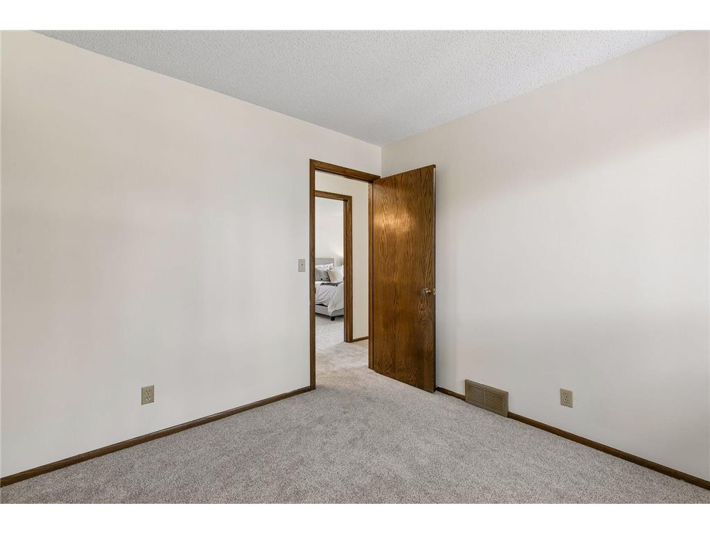 2402 Terrace Drive Burnsville MN 55337 6812087 image32