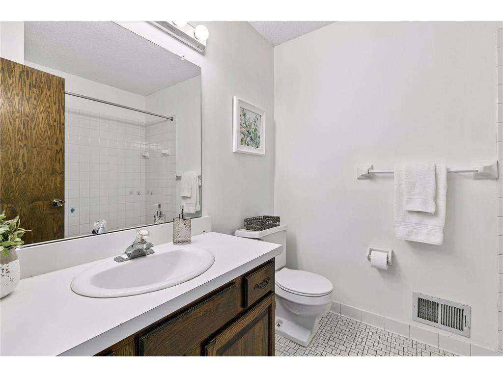 2402 Terrace Drive Burnsville MN 55337 6812087 image33