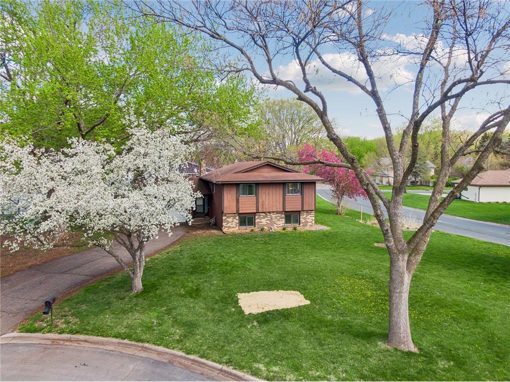 2402 Terrace Drive Burnsville MN 55337 6812087 image4